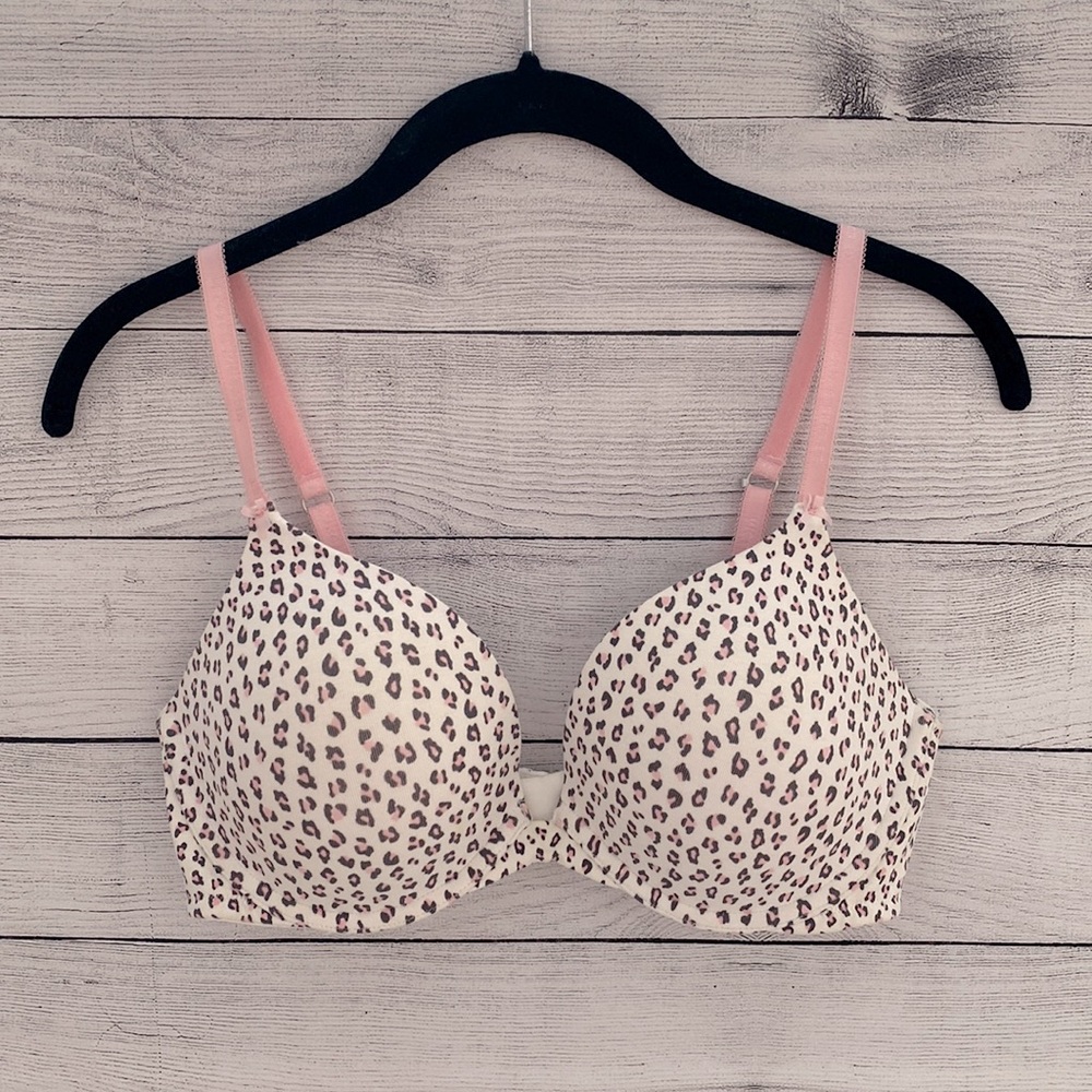 Host Pick 🎉 Victoria’s Secret Cheetah Push-Up Bra!